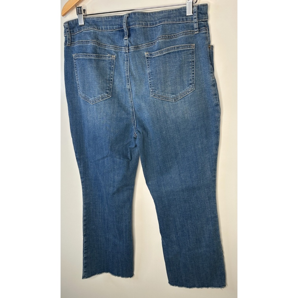 Chico's So Slimming Girlfriend Kick Flare Floral Embroidered Crop Jeans Size 12 - Picture 12 of 14